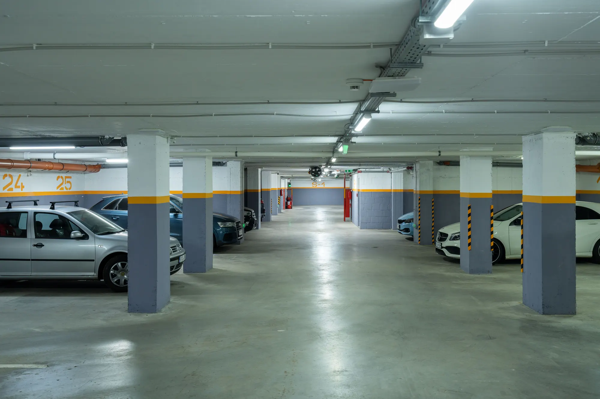 Locuri de parcare în subsolul clădirii Casa Presei